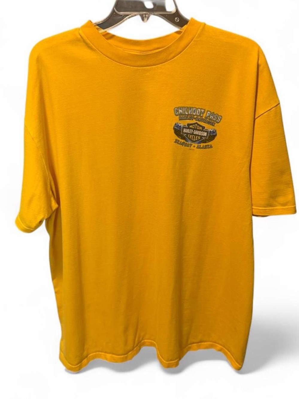 Vintage Harley-Davidson Yellow Short Sleeve T-Shirt with Wolf Graphic and Logo